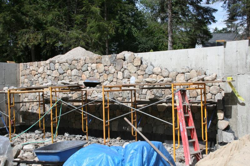 Stone veneer foundation